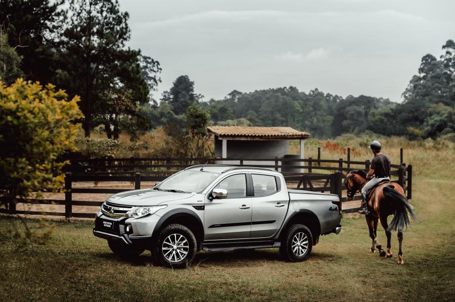  Mitsubishi L200 Triton HPE-S Outdoor 2020 года  (LA) (фото 16 из 18)